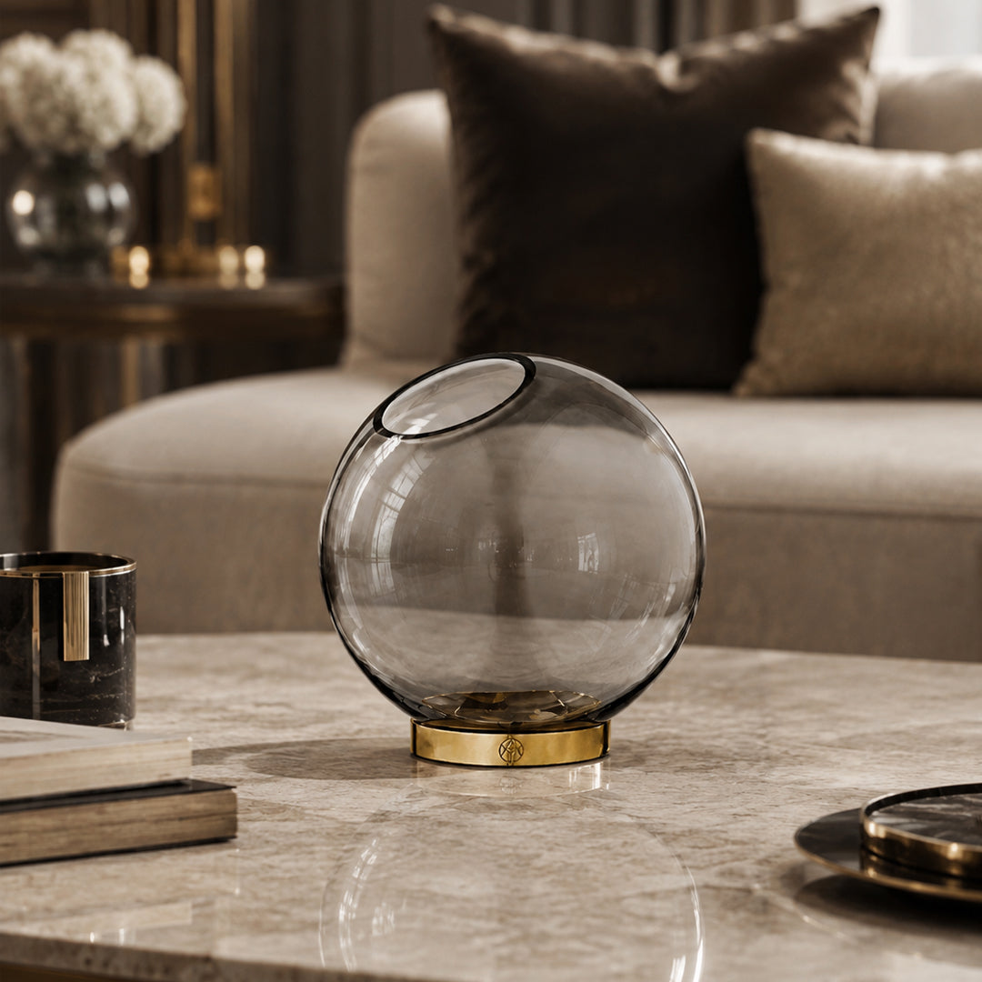 Globe Vase W. Stand-Black/Gold (view 2)