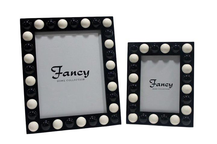 SET OF 2 ASS.PHOTO FRAME HALF BALLS BLK/WH.RESIN