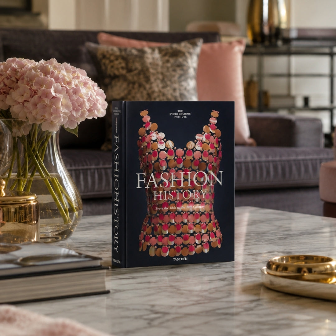 Fashion History From The 18Th To The 20Th Century - Taschen (view 2)